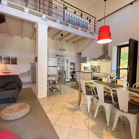Ourano -gastouri Village Center Semesterbostad *